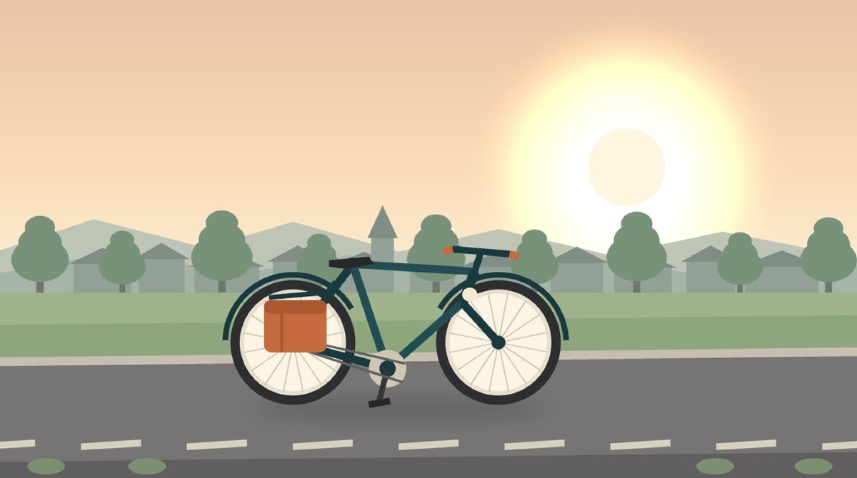 Flache Illustration eines Trekkingrads mit Gepäckträgertaschen am Radweg vor einer Kleinstadt mit Hügeln und Bäumen im warmen Abendlicht